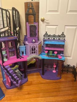 Monster High Playset Doll House
