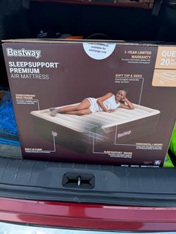 Queen air mattress bran new