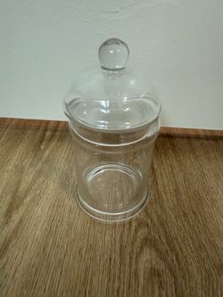 Brand New Pottery Barn Clear Glass Apothecary Jar with Lid