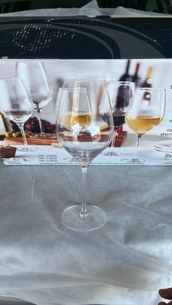 Stolzle lausitz large wine 🍷 glasses ( Rapid sale price )