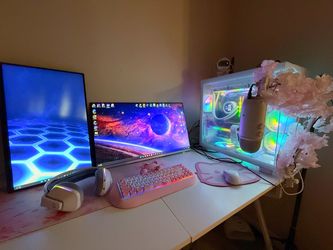 Monitors 2 pieces