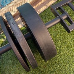 I'M SELLING THE COMPLETE SET, consisting of 6 weights (255 lbs, 225 lbs, and 2 x 10 lbs), plus the bar. This set is for sale at a professional store f