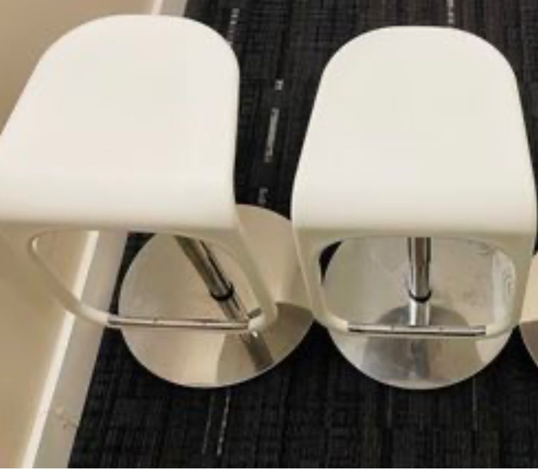 IKEA Modern Kitchen Or Bar Stool Chair