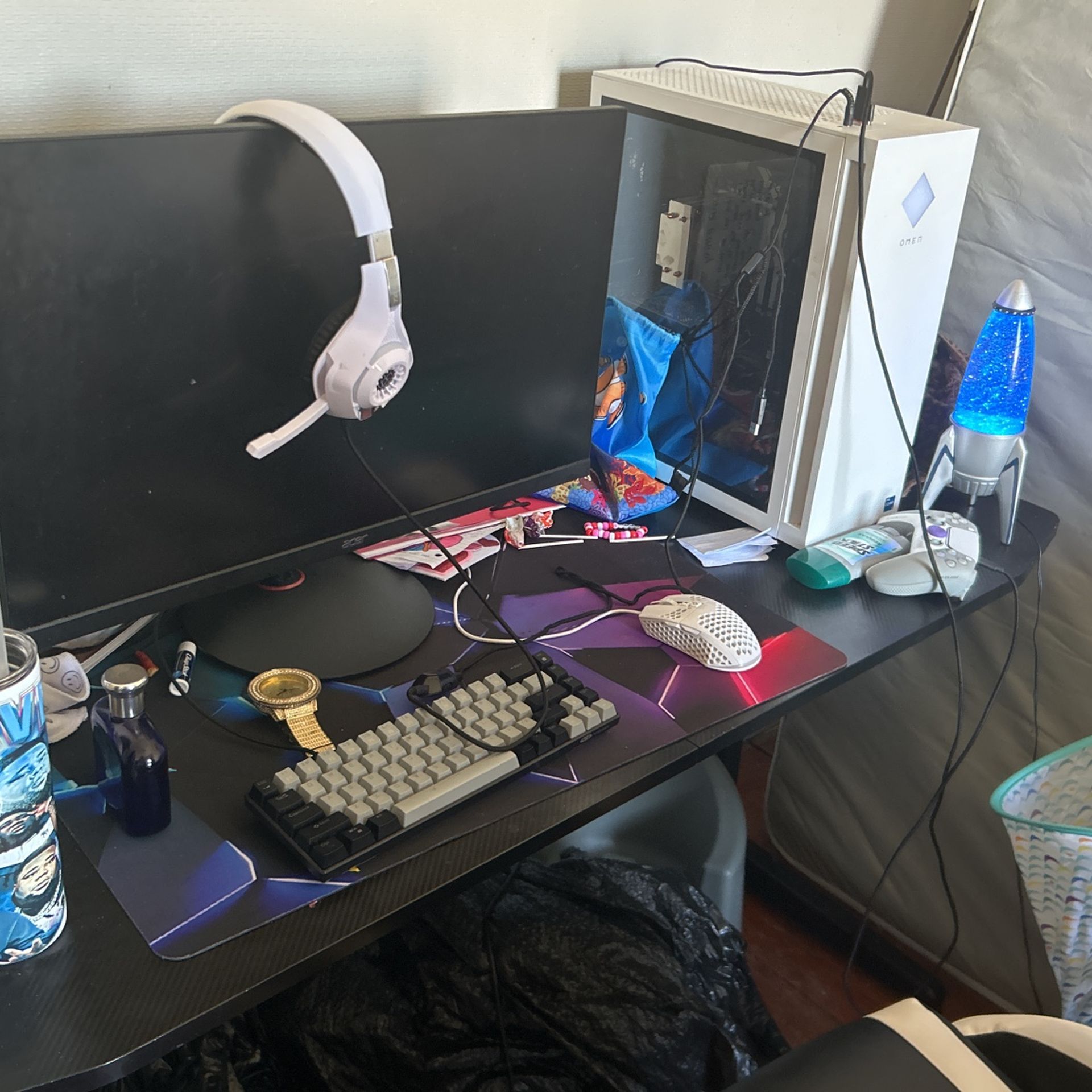 Gaming Desk (NOT THE GAMING STUFF)