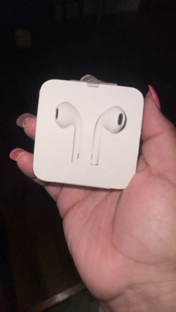 Apple EarPods with Lightning Connector