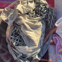 BRAND NEW SNOW CHAINS