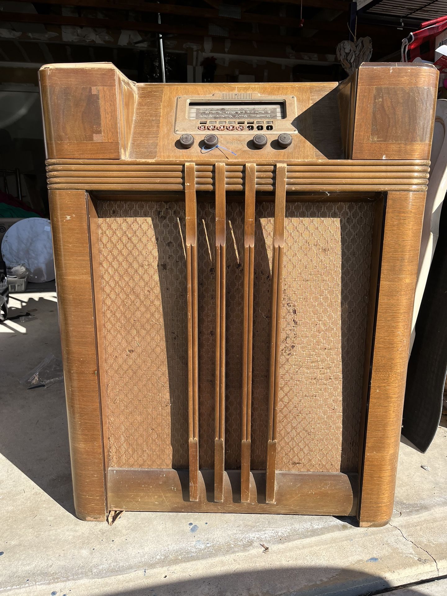 Vintage Philco Radio