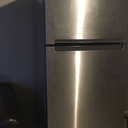 Whirlpool Fridge $25