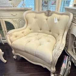 AICO By Michael Amini LAVELLE Accent Chair