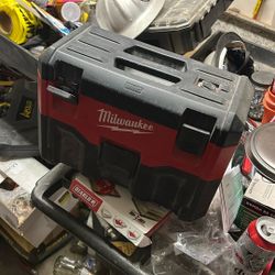 Milwaukee Vacuum 