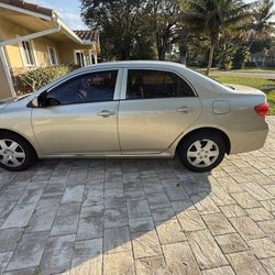 2013 Toyota Corolla Clean Title In hand 