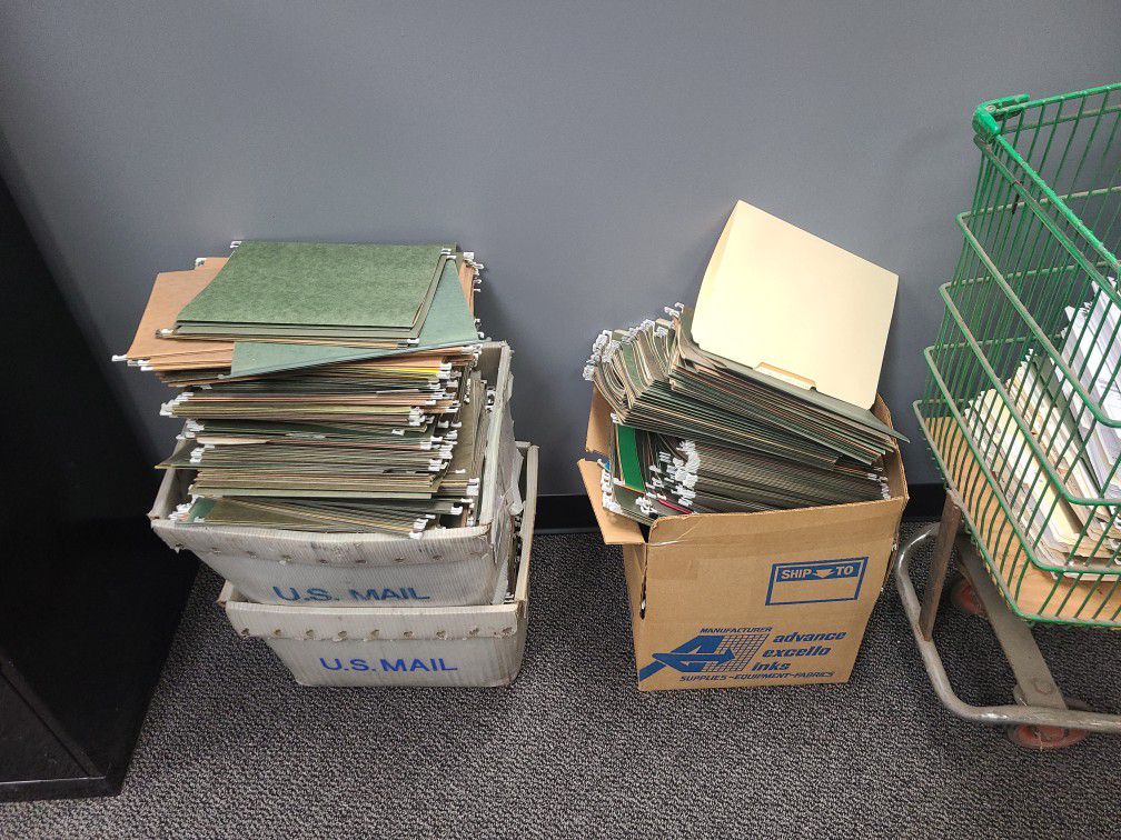 About 500 Hanging File Folders