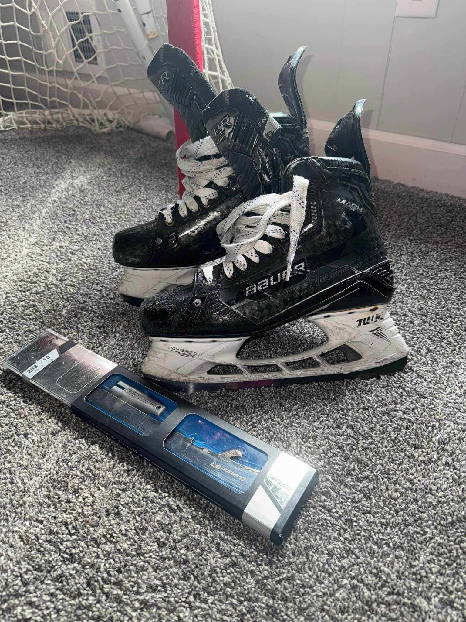 Bauer Supreme Senior Size 9 Hockey Skates Plus Steel