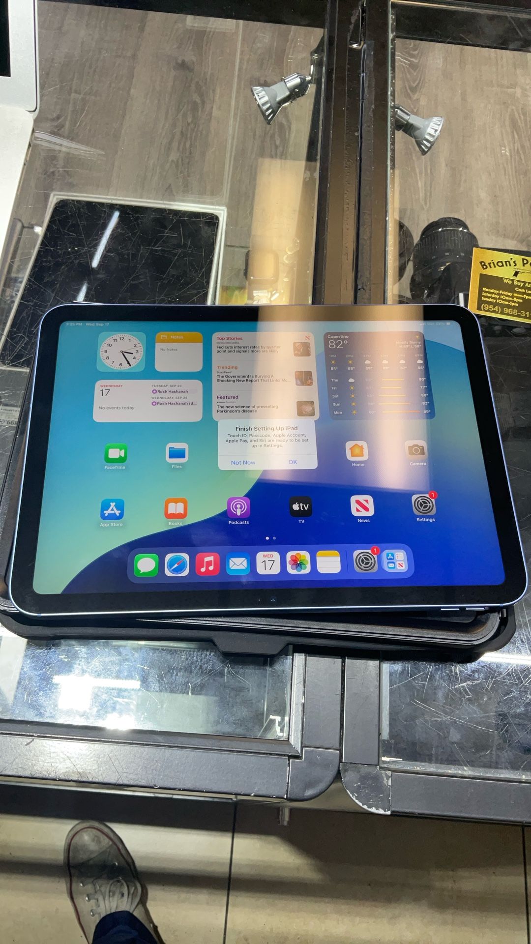 Apple iPad 10th Gen 64 Gb