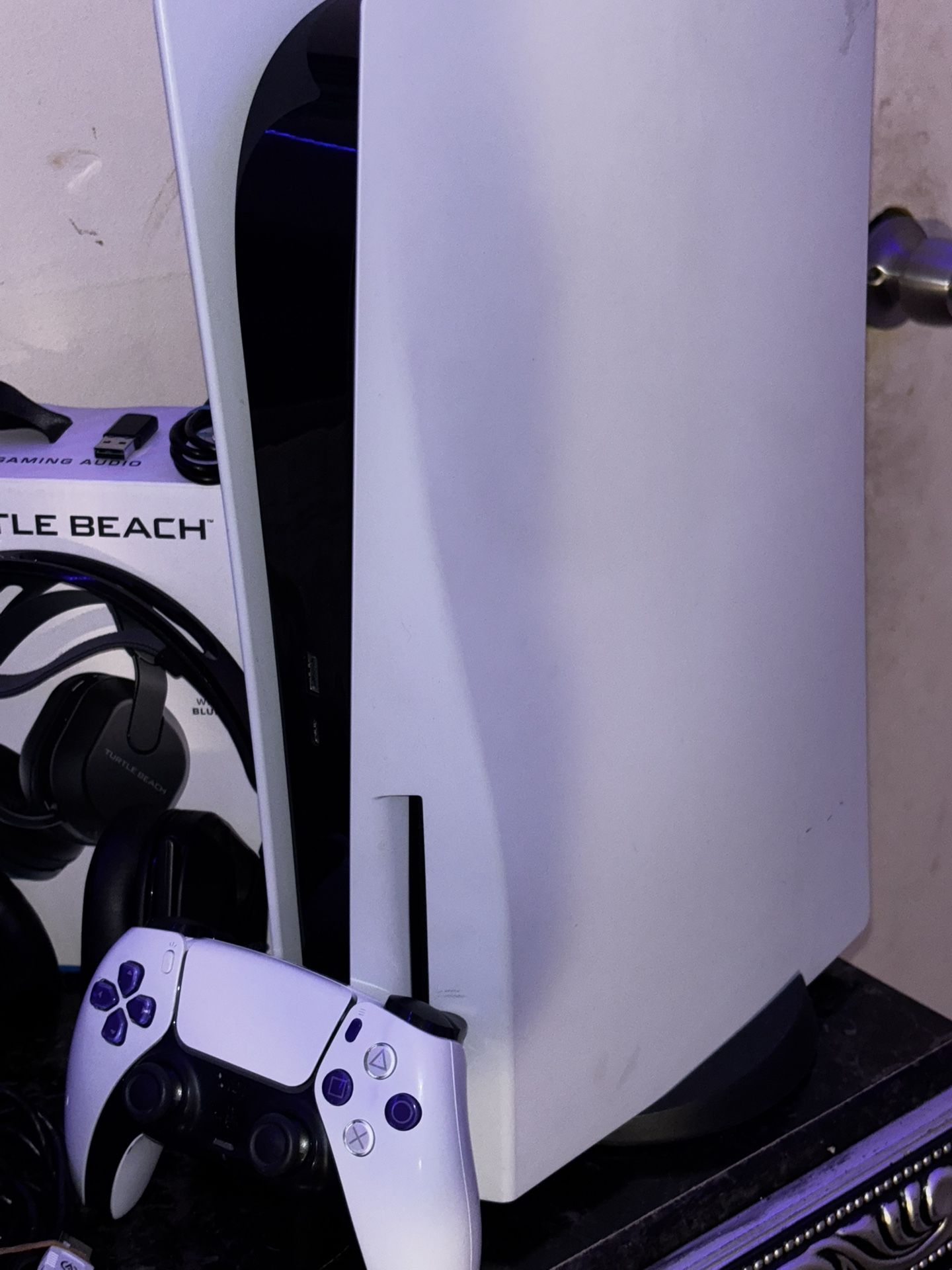 Playstation 5 disc version w/ Turtle Beach 500.