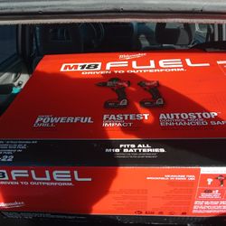 Milwaukee M18 Hammer Drill &Impact Combo