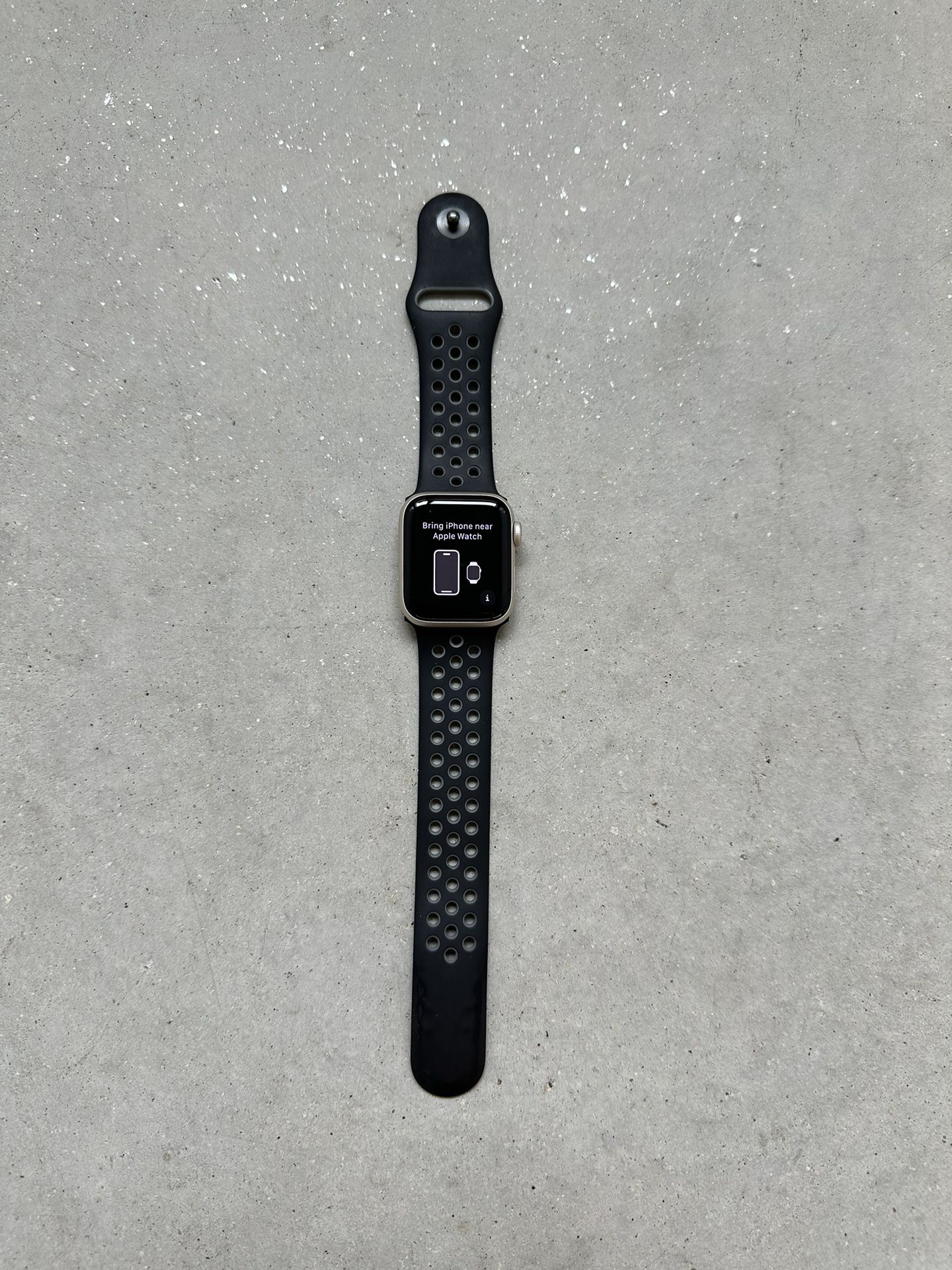 Apple Watch SE 2nd Generation 40mm Aluminum Case GPS Sports Band