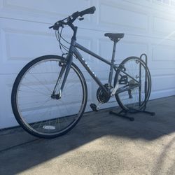 Trek Hybrid Bike – 15” Frame – 700C Wheels – Great Condition 