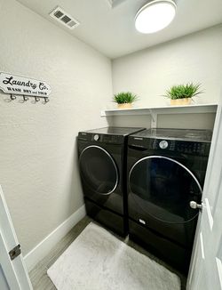 Samsung washer and dryer set with pedestals