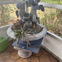 🌿 Vintage Cherub Garden Fountain – Concrete – $30  (Orlando)