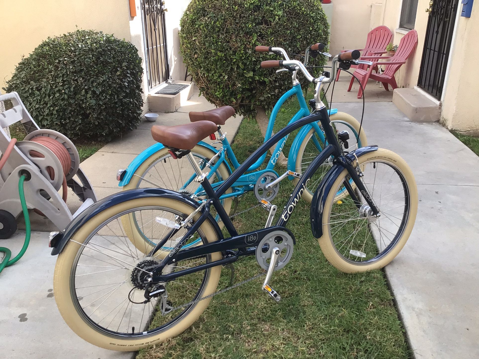 🎄🎁 2 Electra Townie 8D Balloon EQ - His & Hers