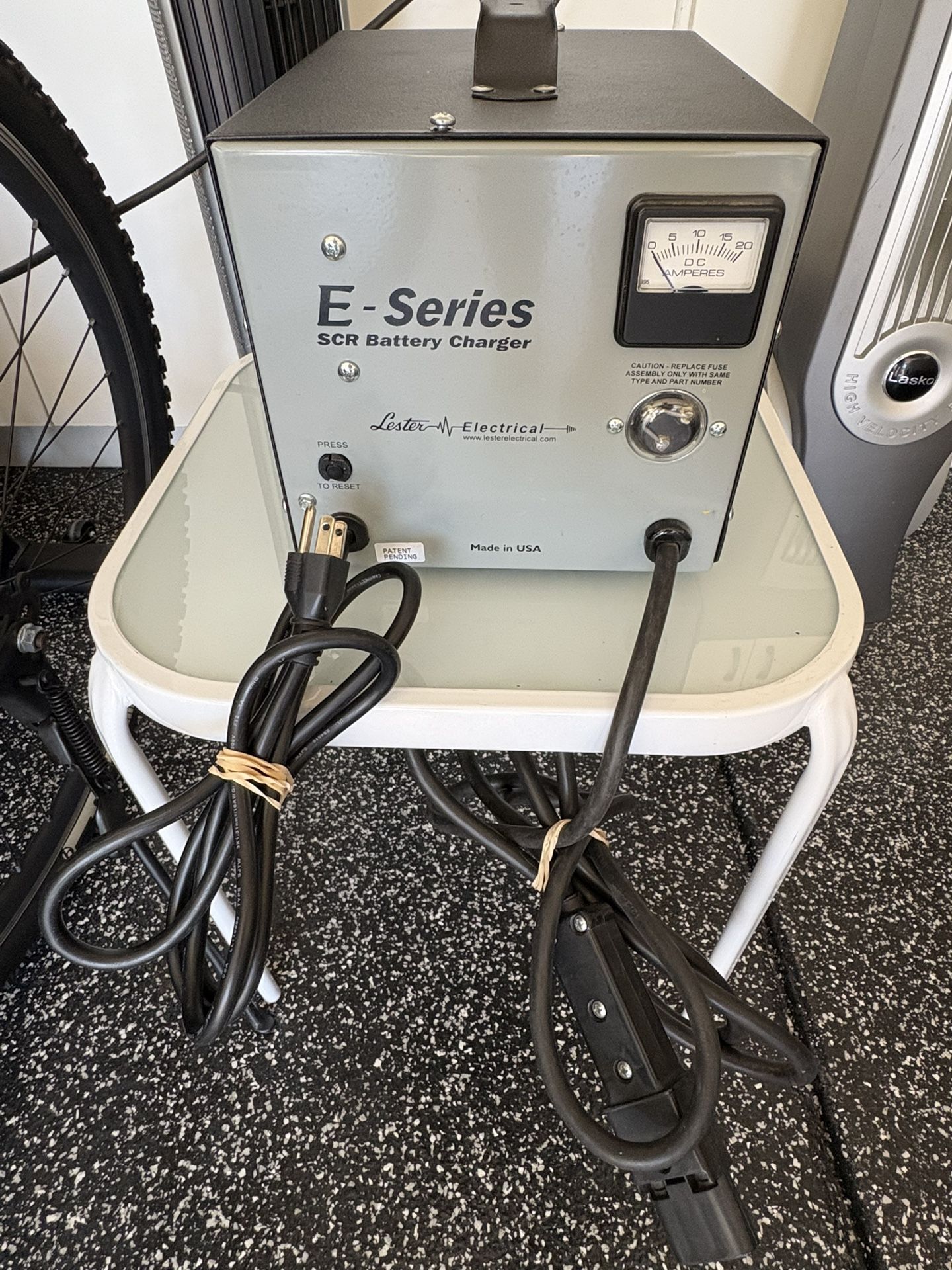 NEW OPEN BOX  Golf Cart Charger Lester 3642 electricE Series SCR Battery 48 Volts 17 Amps Model 26070