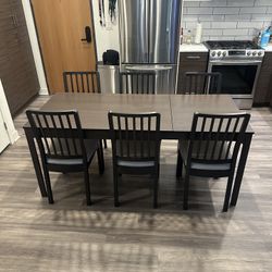 Expandable Table & 6 Chairs 