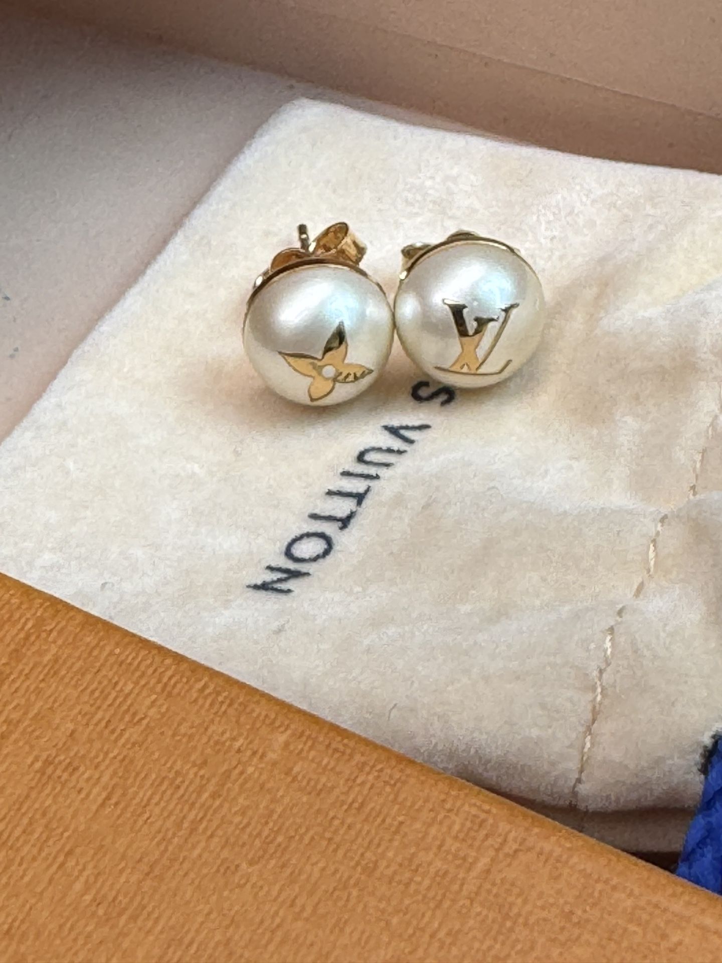 Authentic louis vuitton mixed media pearl earrings 