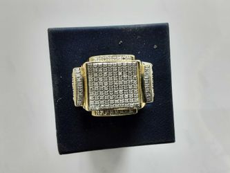 Yellow Gold 14k (.585) 8.8 grams Size 7.5