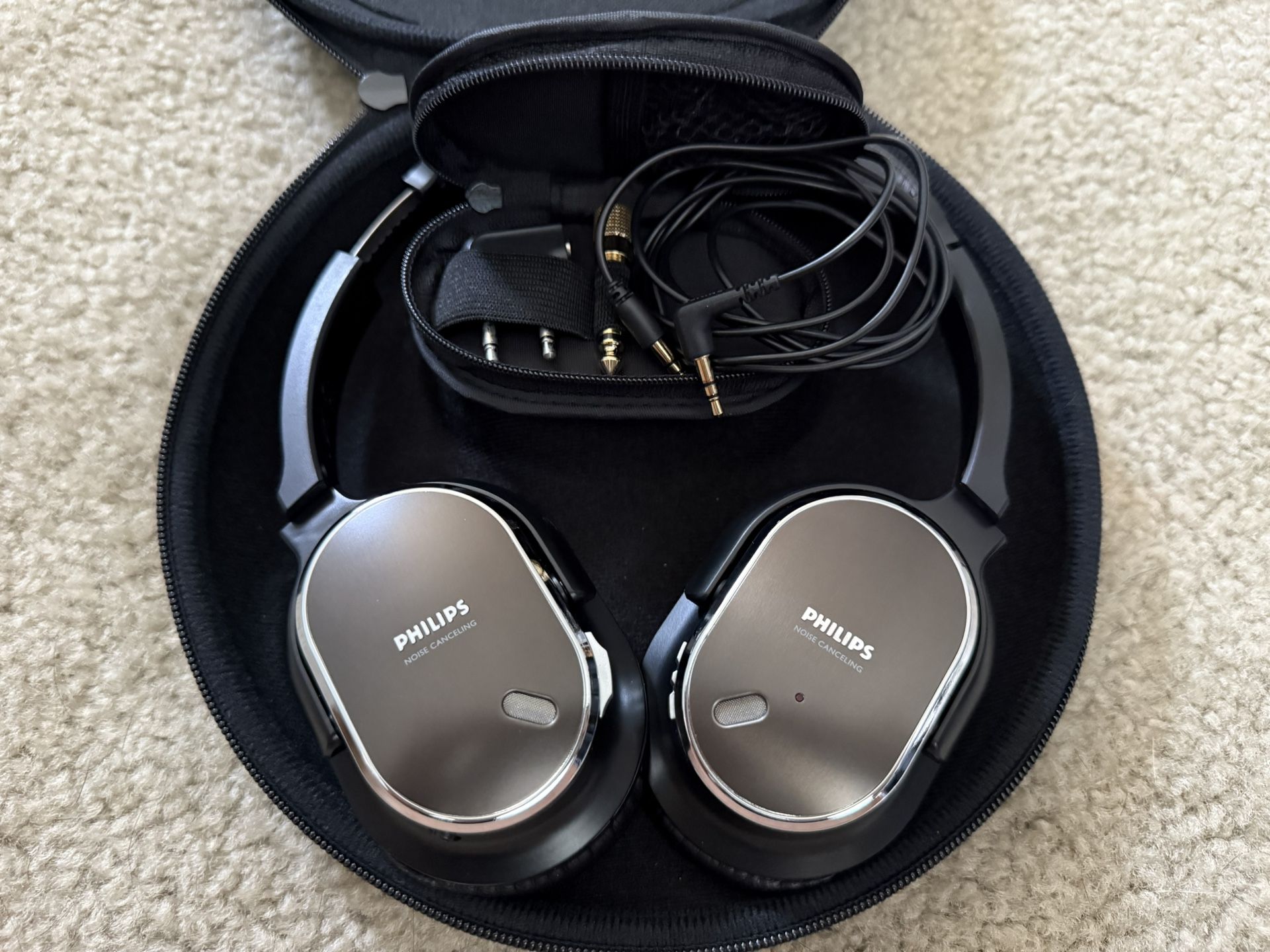 Good Condition Philips Noise Cancellation Headset