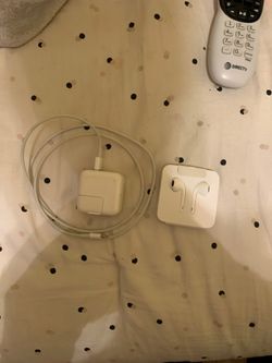Apple ear buds , Apple ear phones