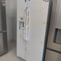 New GE
21.9 cu. ft. Side by Side Refrigerator in White, Counter Depth