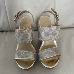 Coach Jezebel Sig Signature Wedge Sandal Gold Size 6