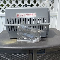 GRAY DOG/CAT PET CARRIER 