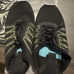 Girl/boy Water Shows Size 33