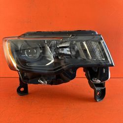2016-2022 Jeep Grand Cherokee Passenger Right Headlight T77818B  (contact info removed)6AF OEM