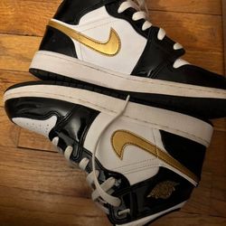 Jordan 1 size 6Y