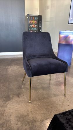 Black chair (4)
