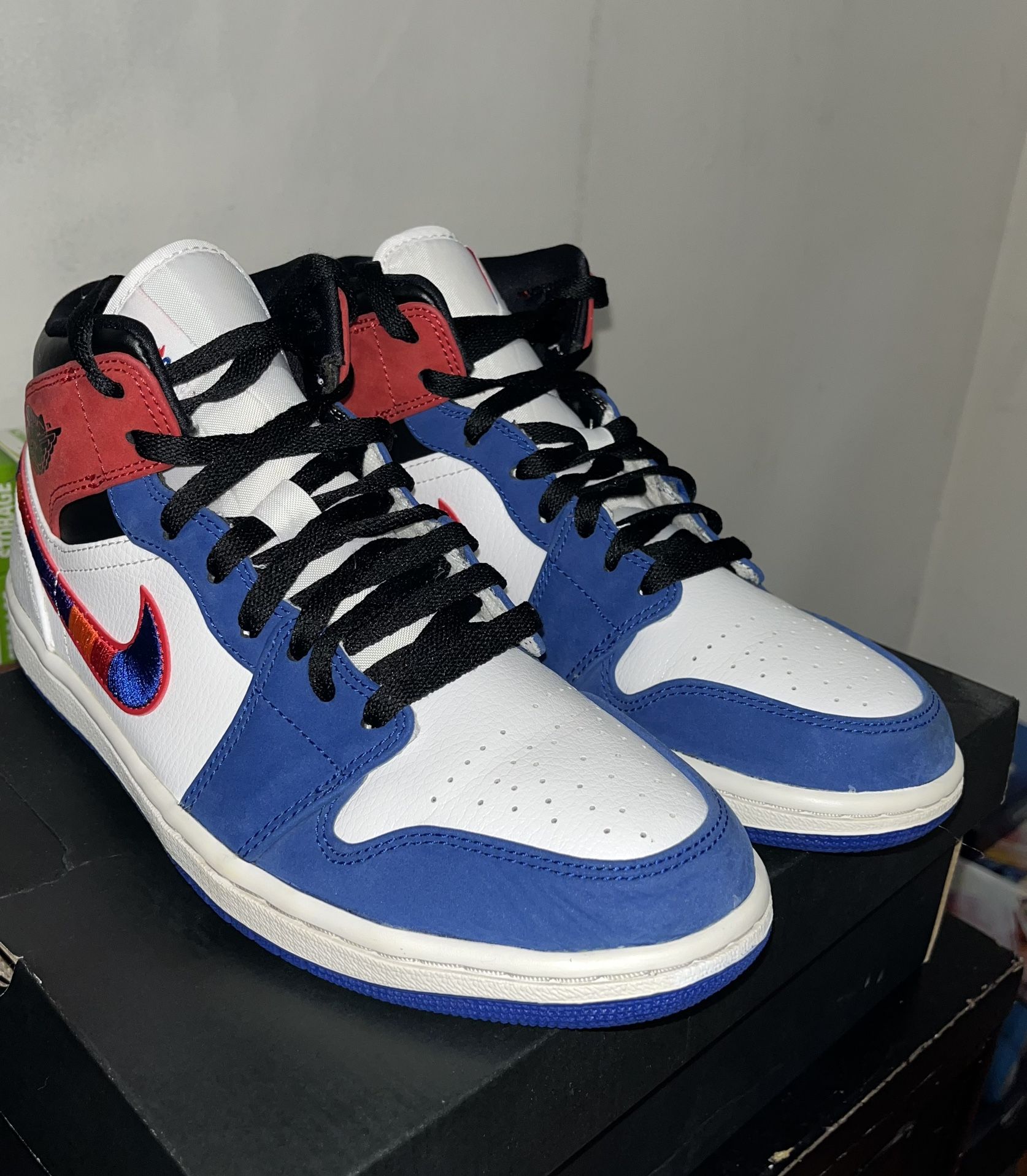AIR JORDAN MID MULTICOLORED SWOOSH'