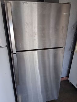 Whirlpool stainless top and bottom fridge