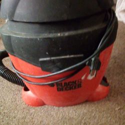 Black & Decker Wet/Dry Vacuum 