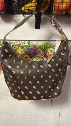 Dooney & Bourke