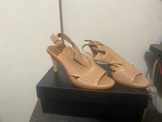NEW WITH TAGS! Antonio Melani "Cammilia" Laser-Cut Heels - Size 8.5
