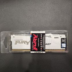 White Kingston FURY Beast Ddr5 64 gb. 32GBx2 Sticks. 6000 MTS 