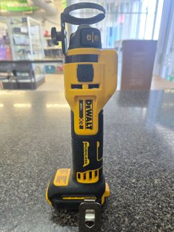 DEWALT 20V XR Brushless Drywall Cut-Out Tool(DCFE555)