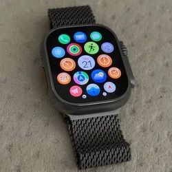 Apple Watch Ultra 2 + Titanium Band MINT Condition