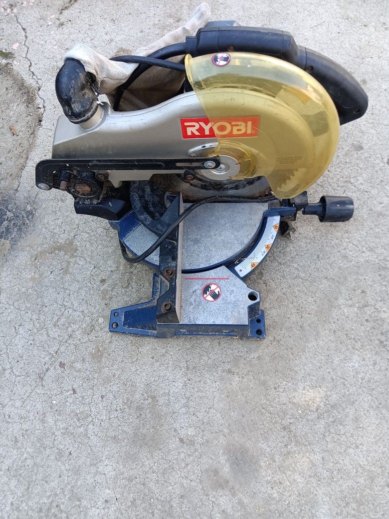 Ryobi Saw 