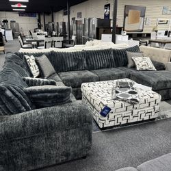 U Shape Sectional. 🚚WE DELIVER🚚