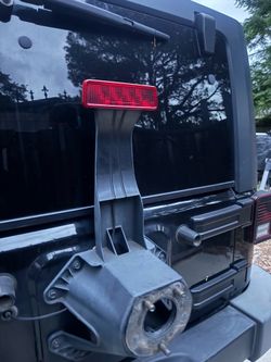Wrangler jk tire carrier