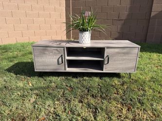 🌿BEAUTIFUL RUSTIC FARMHOUSE TV STAND / ENTRYWAY CABINET